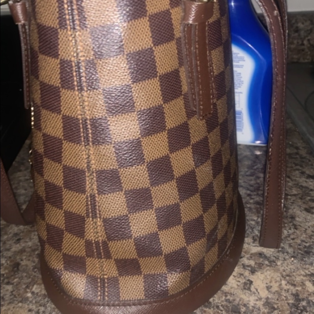 Authentic LV BAG &’ wallet with chain
